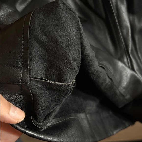 Women's Black Leather Shorts - Picture 5 of 5